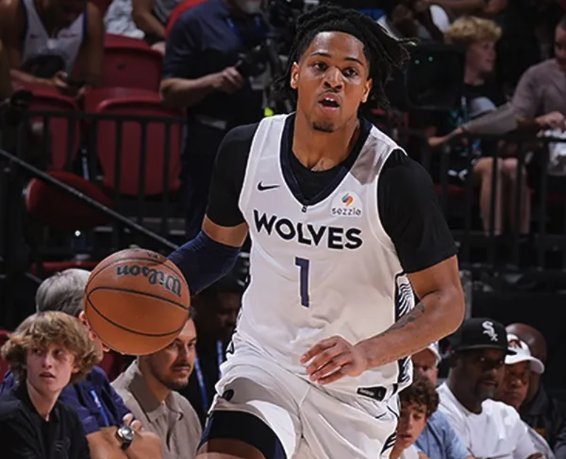 雄鹿主场惨 雄鹿主场惨